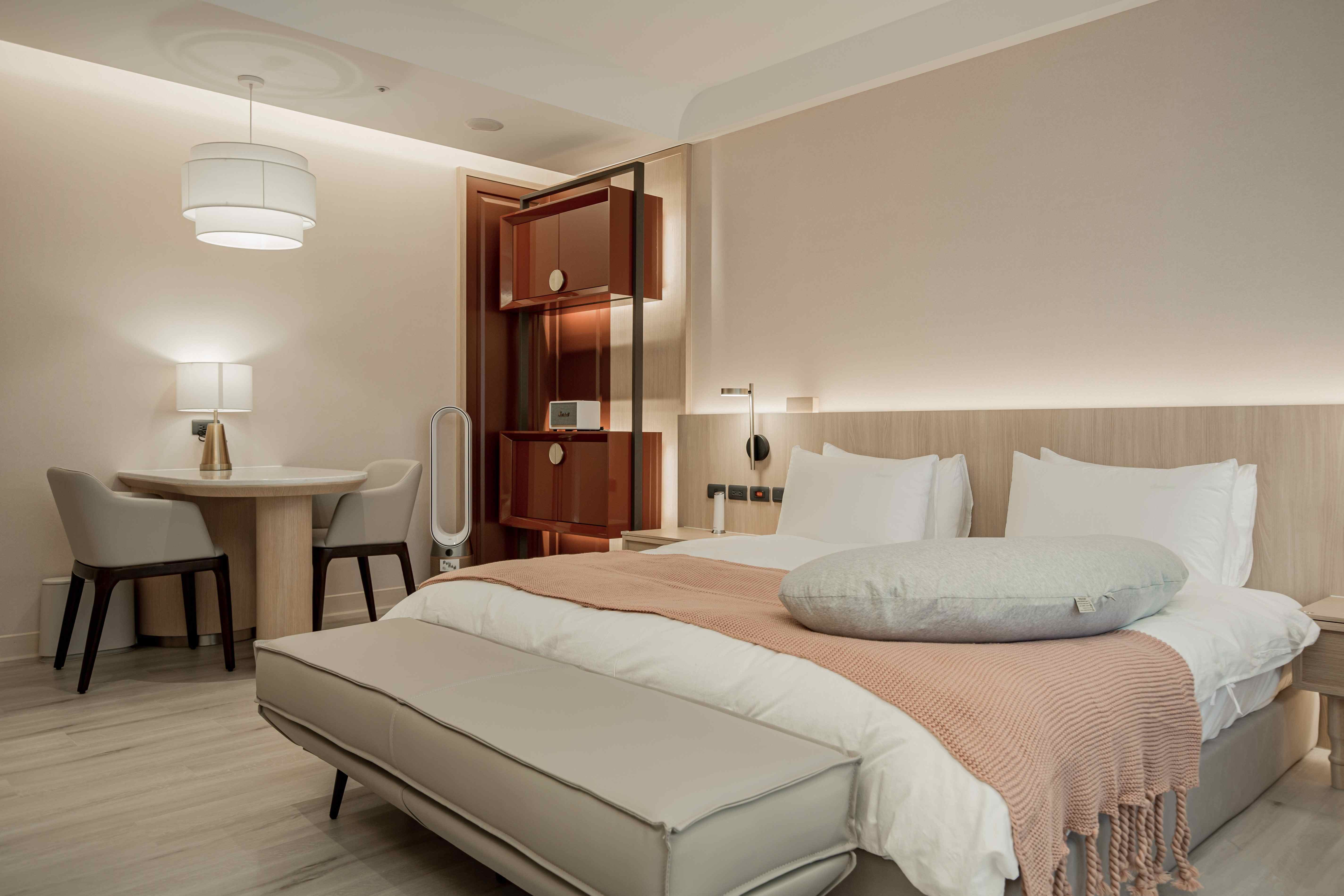 hotel-img